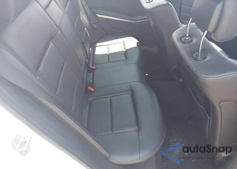 2014 Mercedes-Benz E 350 4Matic z USA, uszkodzony, nr VIN WDDHF8JB1EB044865